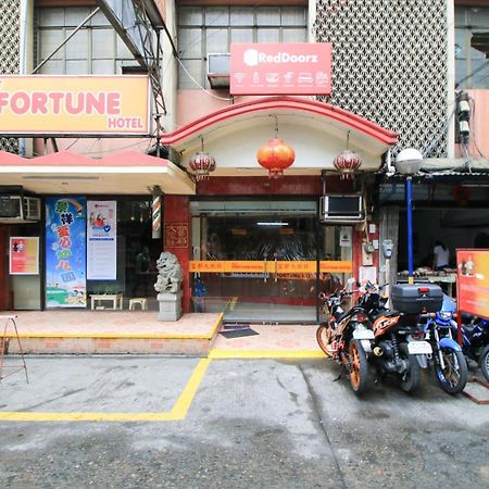 RedDoorz Plus @ Chinatown Binondo Manilla Buitenkant foto