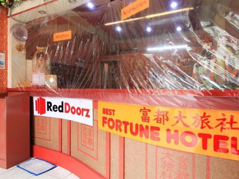 RedDoorz Plus @ Chinatown Binondo Manilla Buitenkant foto