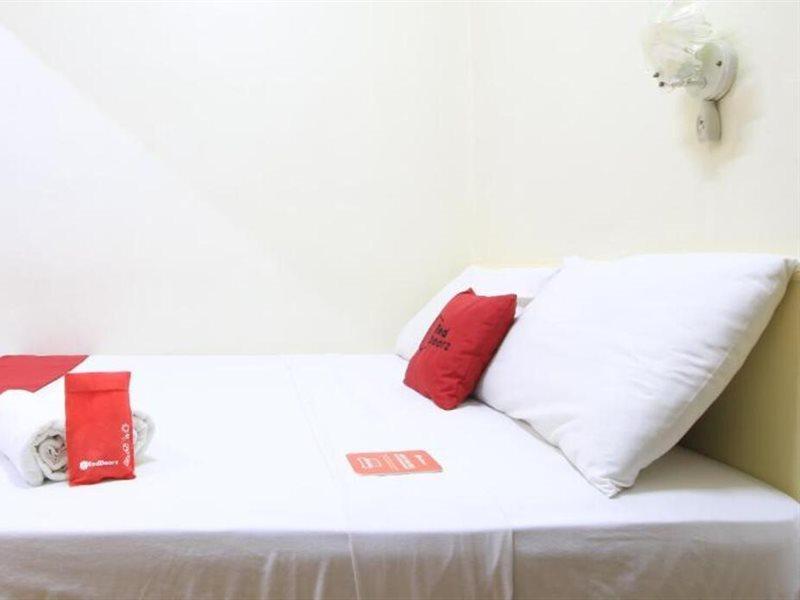 RedDoorz Plus @ Chinatown Binondo Manilla Buitenkant foto