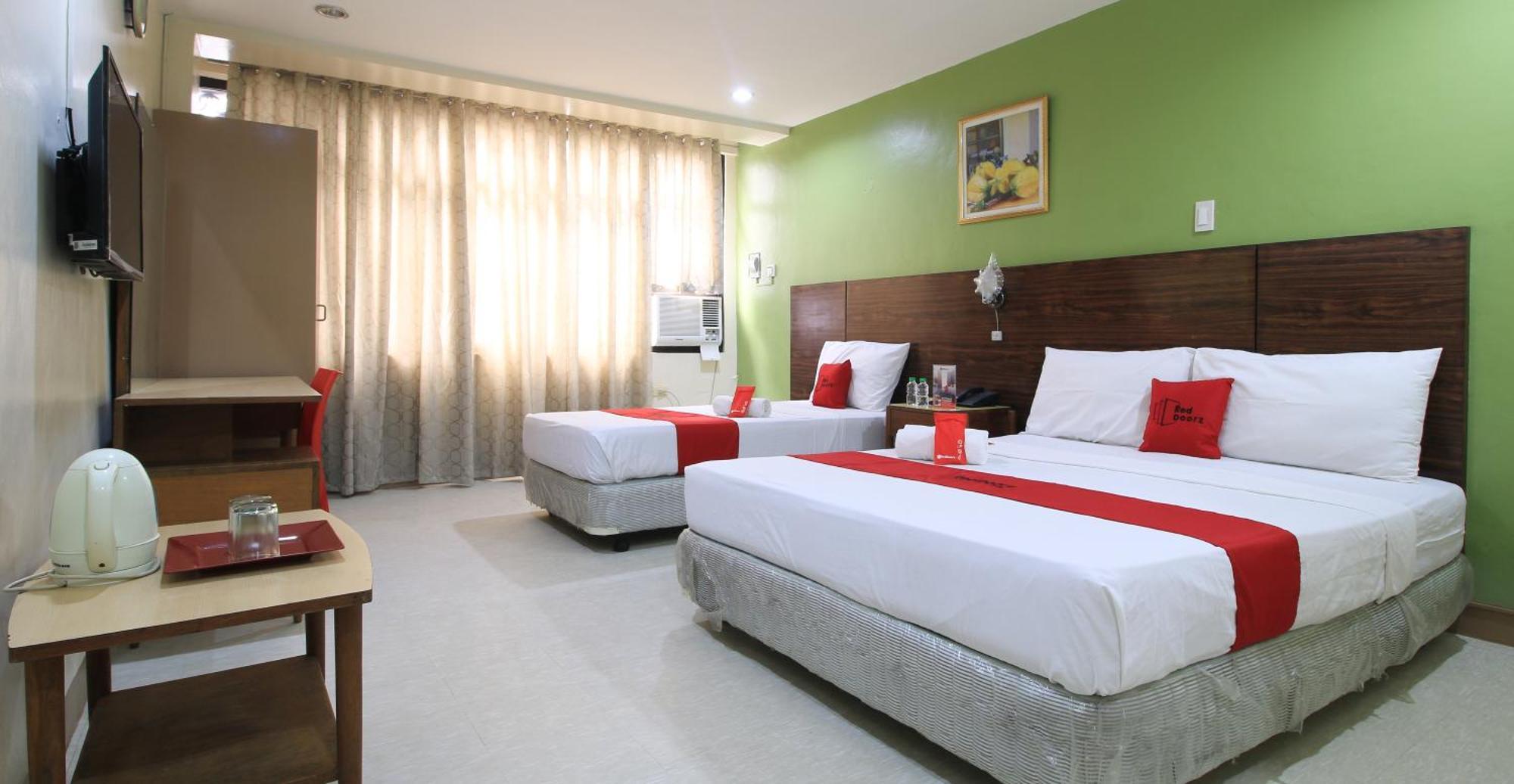 RedDoorz Plus @ Chinatown Binondo Manilla Buitenkant foto