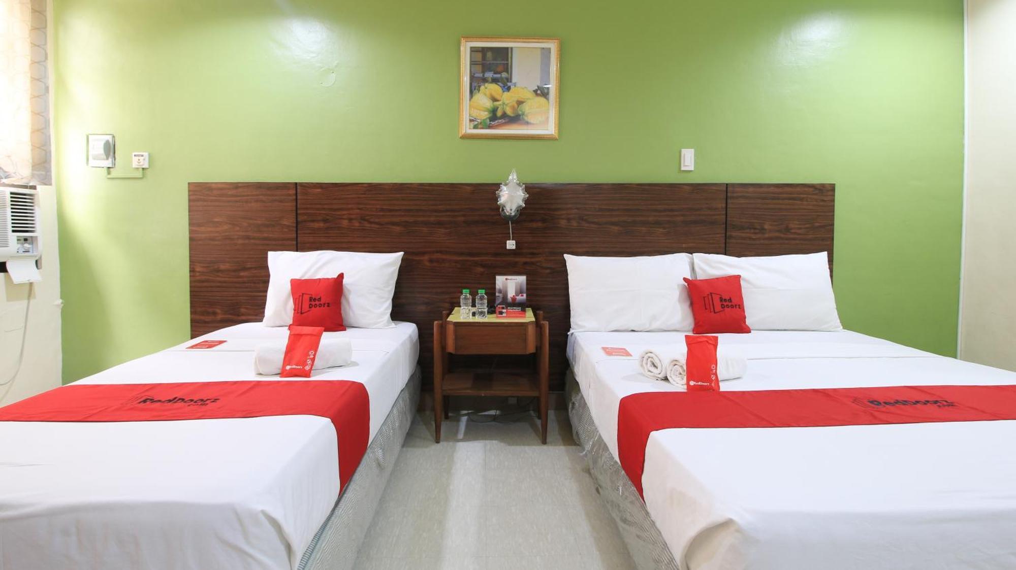 RedDoorz Plus @ Chinatown Binondo Manilla Buitenkant foto