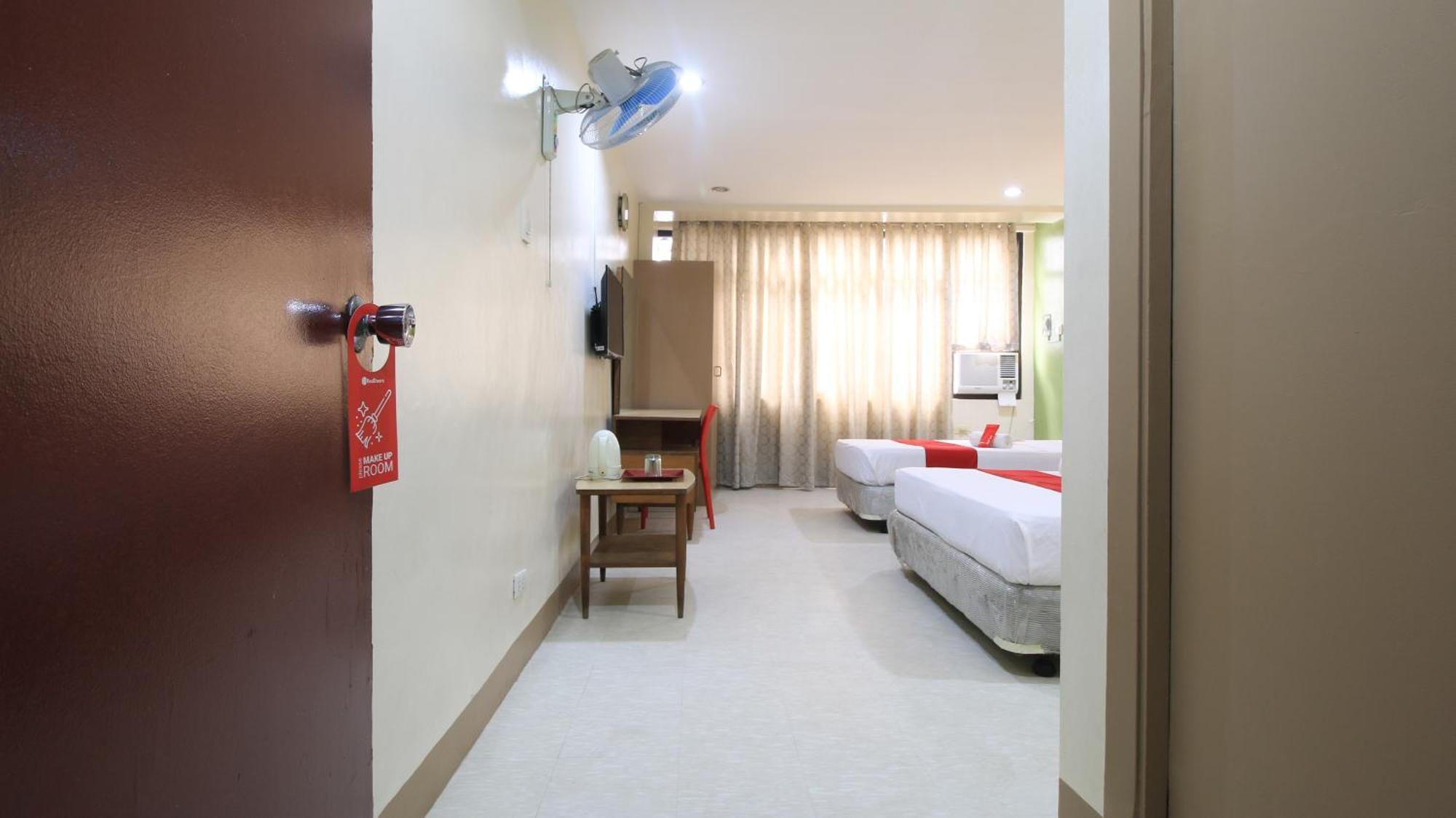 RedDoorz Plus @ Chinatown Binondo Manilla Buitenkant foto