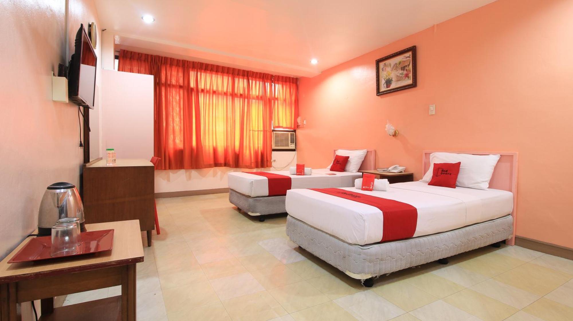 RedDoorz Plus @ Chinatown Binondo Manilla Buitenkant foto