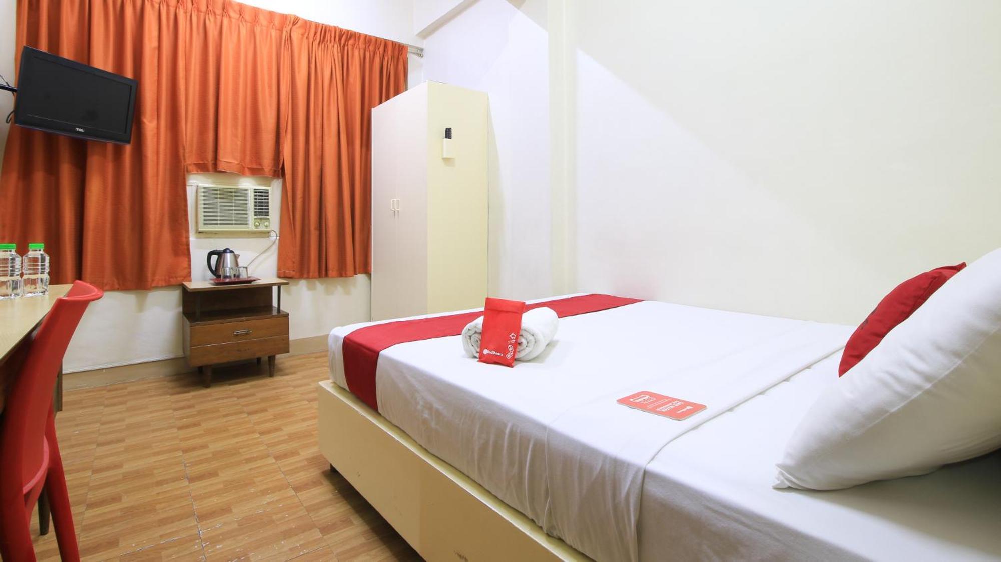 RedDoorz Plus @ Chinatown Binondo Manilla Buitenkant foto