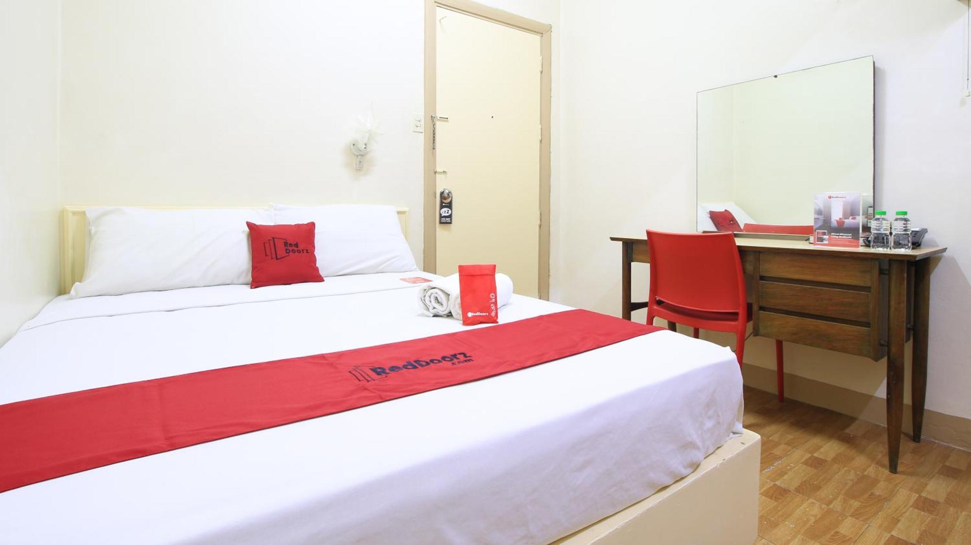 RedDoorz Plus @ Chinatown Binondo Manilla Buitenkant foto