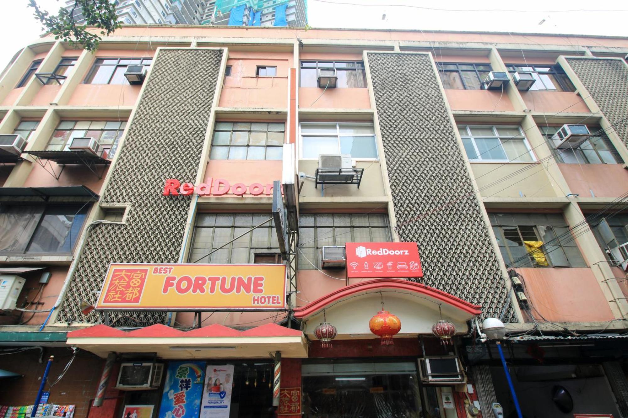 RedDoorz Plus @ Chinatown Binondo Manilla Buitenkant foto